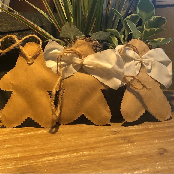Homemade paper ornaments - Picture 2 of 5